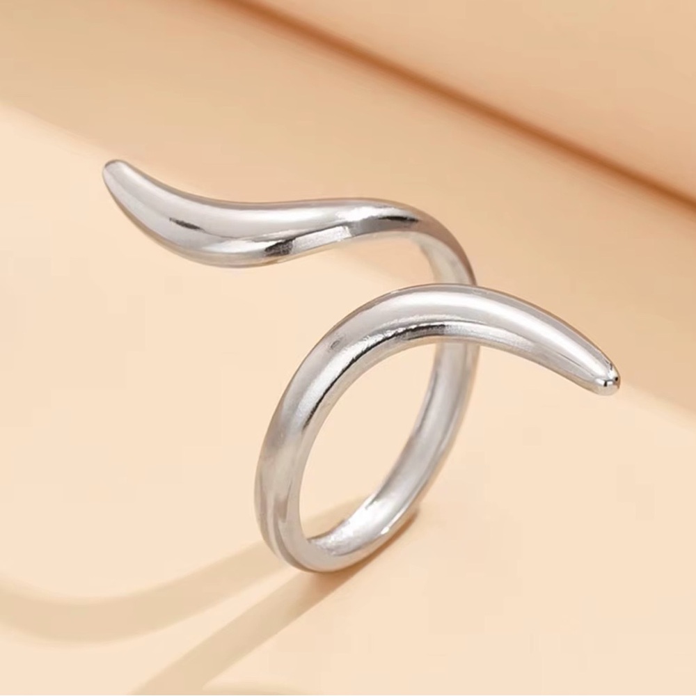 Minimalist Silver Open Wave Ring 
Stainless Steel